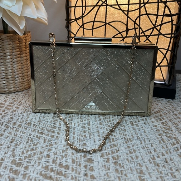 Gold Metal and Metallic Fabric Clutch - Picture 4 of 6